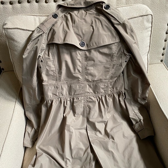 Burberry Beige Trench Coat - Picture 3 of 6